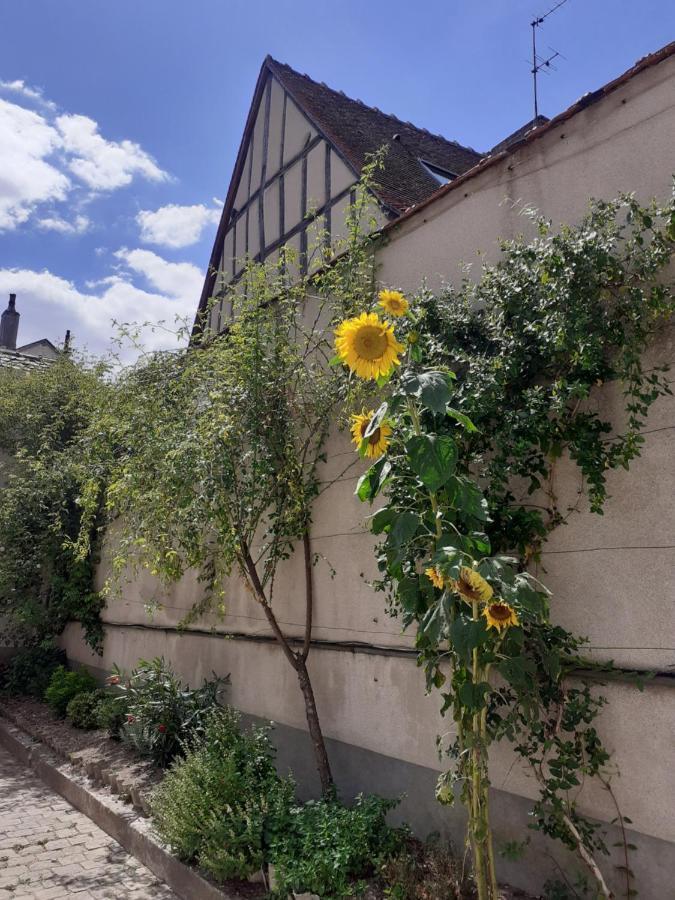 Clos Montcenoux, Au Coeur De Bourges. Экстерьер фото